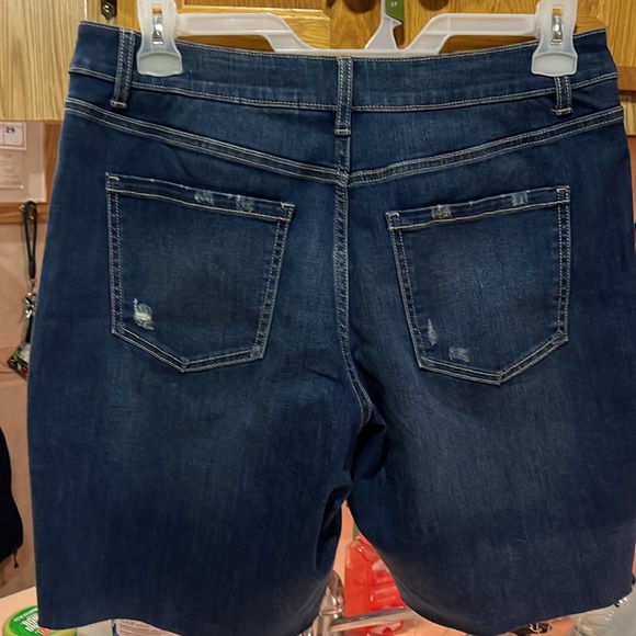 Distressed denim shorts - Picture 2 of 7